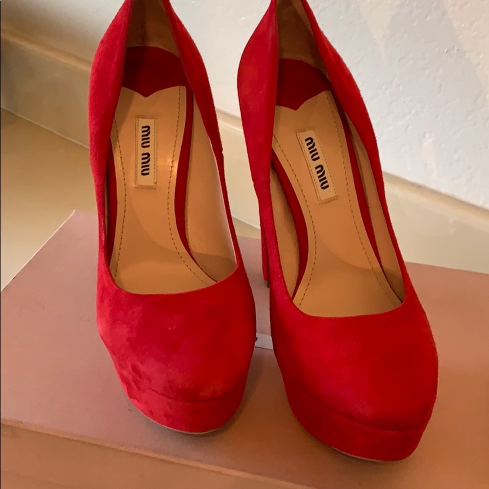 Shoes - Picture 2 of 3